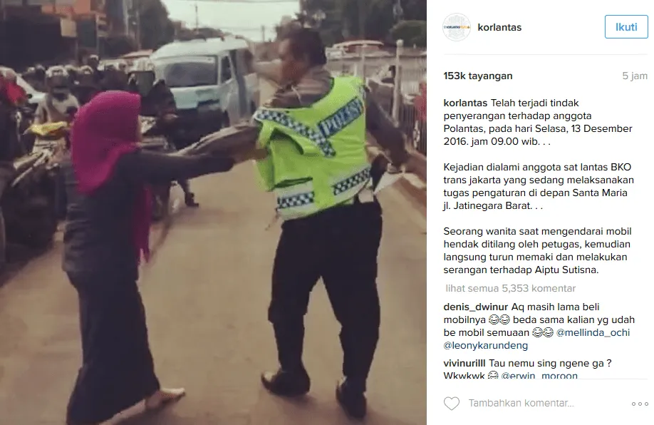 Emak-Emak Memang Selalu Benar. Jangankan Kamu, Polisi Ini Mau Menilang Saja Habis Dicakar-Cakar