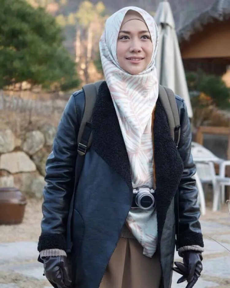 9 Tips Baju Liburan untuk yang Berhijab. Nyaman Tanpa Terlihat Rempong 15