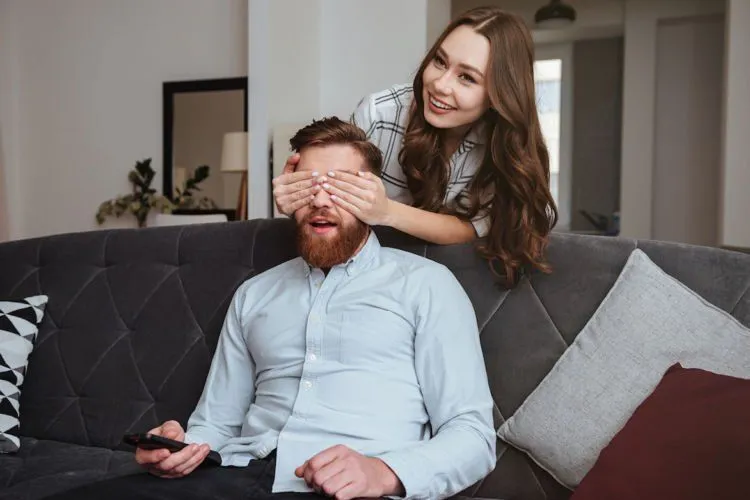 6 Kelebihan Punya Pacar yang Mukanya Biasa Aja. Banyakin Bersyukur, Ya! 11