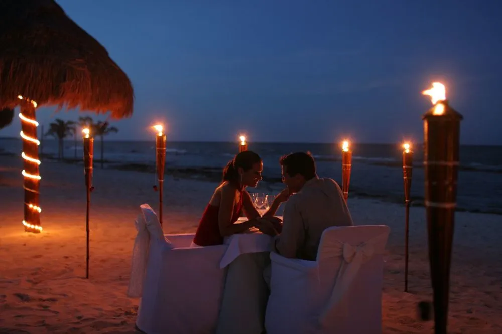 Ada yang Namanya Lagu Cinta dan Lagu Bercinta. Kamu Harus Tahu Bedanya Biar Nggak Salah Putar! 5