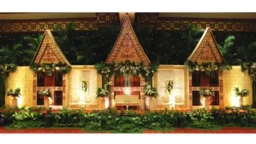 7 Pelaminan Tradisional Unik yang Bisa Jadi Referensi Kamu Menikah Nanti