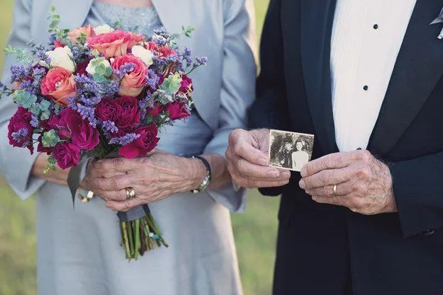 Pasangan Ini Akhirnya Gelar Sesi Foto Pernikahan Setelah Nunggu 70 Tahun, Pasti Malah Lebih Romantis 13