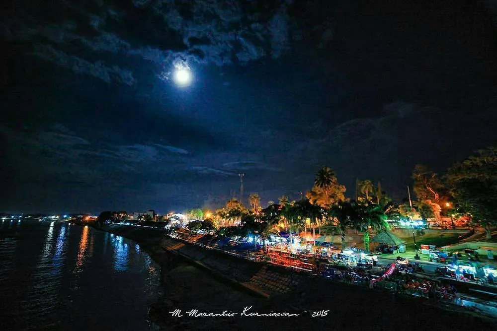 Tanggo Rajo Jambi, Kawasan yang Indah di Kala Malam. Romantis Jika Disambangi Bareng Pasangan!