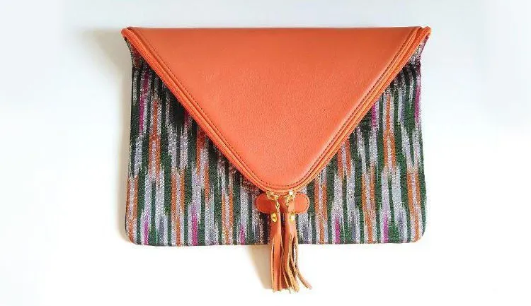 7 Dompet Clucth yang Minta Banget Diajak Kondangan, Meski Nggak Ada Gandengan 12