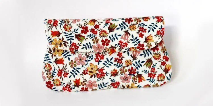 7 Dompet Clucth yang Minta Banget Diajak Kondangan, Meski Nggak Ada Gandengan 8