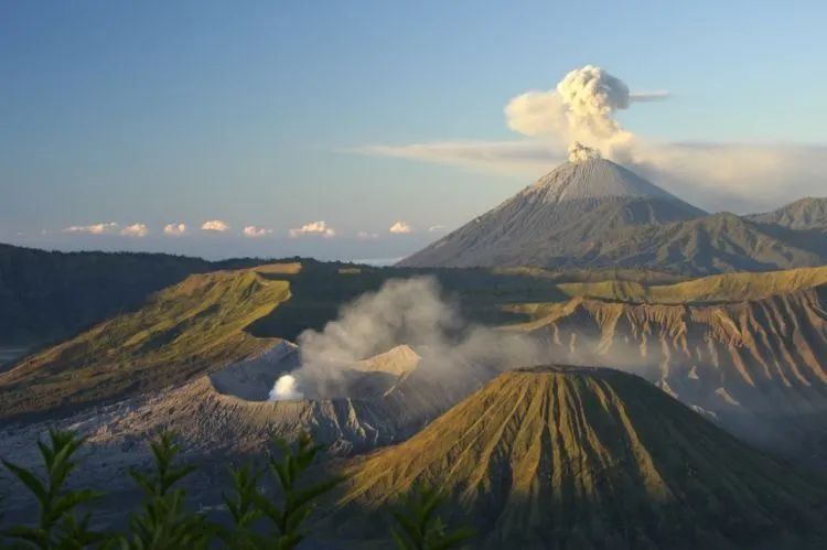 Ada Sekelumit Misteri di Balik Keindahan Gunung Bromo. Kamu Harus Hati-hati Saat Liburan ke Sana! 6