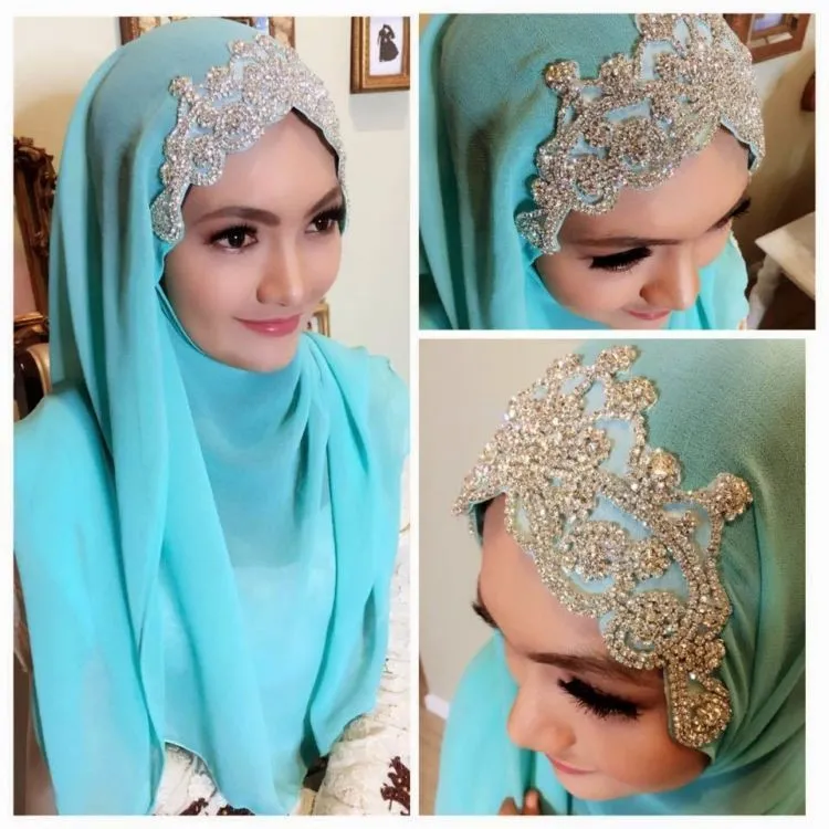 12 Gaun Pernikahan Hijab Bertema Turquoise untuk Datangkan Kesan Sejuk di Resepsimu 15