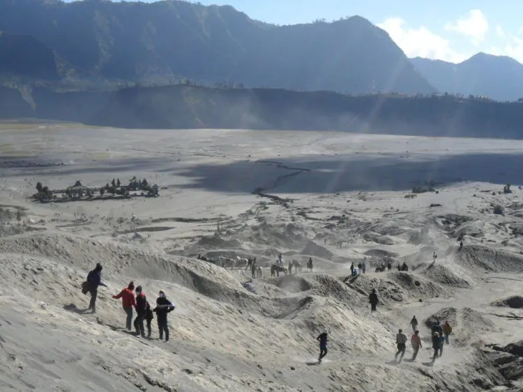 Ada Sekelumit Misteri di Balik Keindahan Gunung Bromo. Kamu Harus Hati-hati Saat Liburan ke Sana! 8