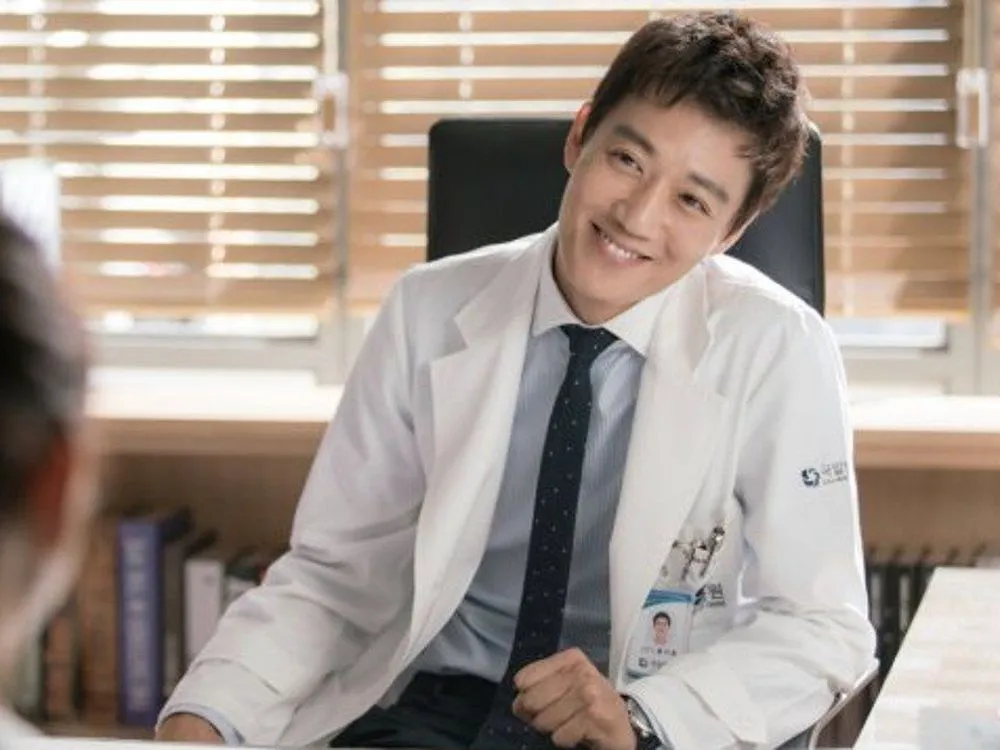 10 Ahjussi Ganteng yang Lahir di Tahun 80-an Awal Tapi Wajah dan Senyumnya Masih Rasa Oppa 90-an 13