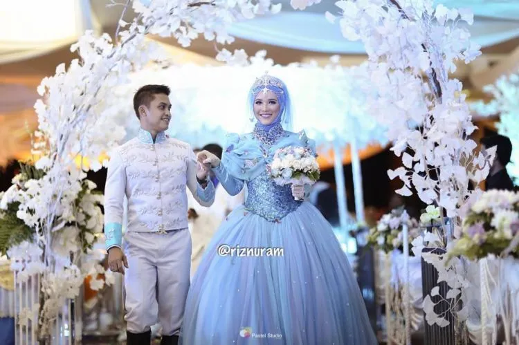 Resepsi Unik Nan Mewah Ala Cinderella Berhijab. 16 Foto Ini Menunjukkan Totalitas Fairy Tale Tanpa Batas 23