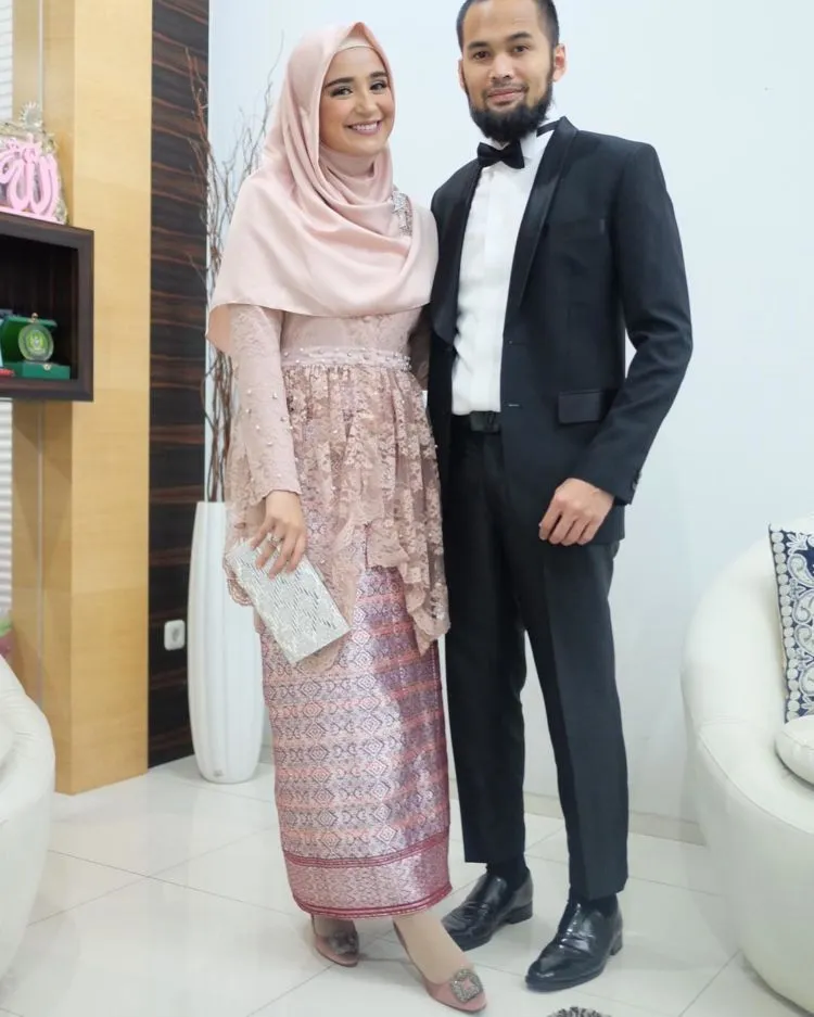 8 Inspirasi Busana Pastel dari Lamaran Laudya Cynthia Bella. Untuk Mewah Tak Harus Cerah! 15