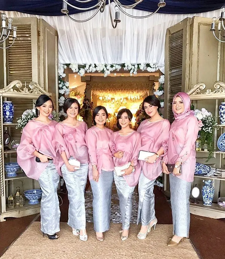 8 Inspirasi Busana Pastel dari Lamaran Laudya Cynthia Bella. Untuk Mewah Tak Harus Cerah! 12