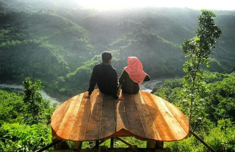 Bagi Pecinta Selfie, Bukit Mojo di Mangunan Harus Segera Kamu Datangi. Lagi Ngehits Banget Nih! 16