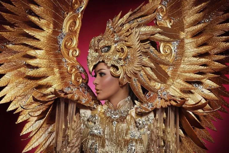 Ini Dia 'Garuda' - National Costume yang Dipakai Wakil Indonesia Di Miss Universe 2017 5