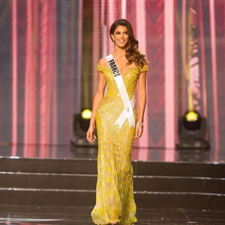 Inilah 6 Hal yang Bisa Kamu Ambil dari Kemenangan Iris Mittenaere - Miss France yang Berhasil Jadi Miss Universe 2017 14