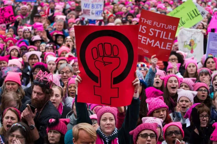 13 Foto Ini Jadi Bukti Bahwa Kebencian Terhadap Donald Trump Bisa Satukan Perempuan di Seluruh Dunia 19