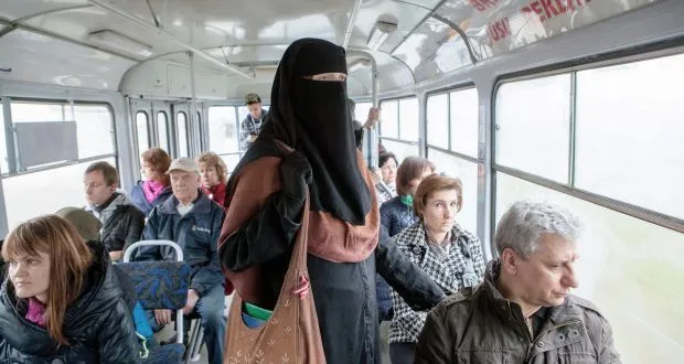 Dengan Dalih Cegah Terorisme, 8 Negara Ini Larang Muslimah Menutup Aurat Sepenuhnya 15