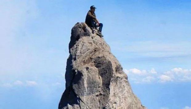 Keasyikan Selfie, Pria Ini Jatuh ke Jurang Pura Uluwatu! Semoga Kejadian Ini Tak Terulang Kembali 8