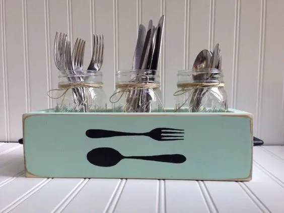 Percantik Meja Makanmu dengan 12 Centerpiece Ini, Yakin Masih Mau Makan Depan Televisi? 23