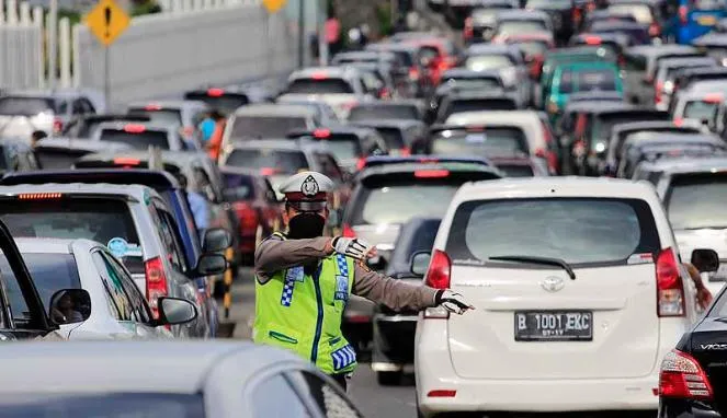 5 Fakta Tentang Kemacetan Ini Harus Kamu Tahu. Ternyata Bukan Cuma Buang Waktu, Juga Buang Umur 9
