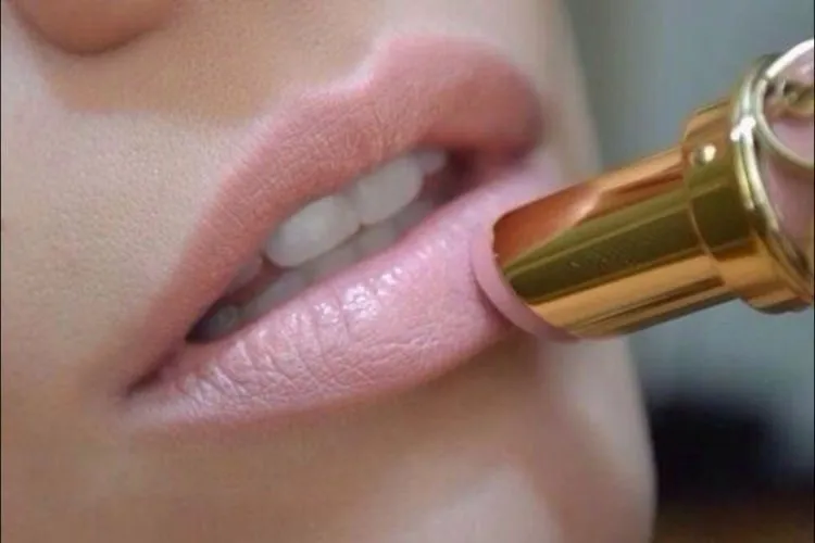 Cuma Mengandalkan 6 Warna Lipstik Ini, Gigi Kuning Kamu Akan Terlihat Lebih Putih Berkilau 10