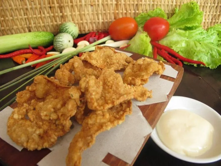 7 Kreasi Resep Olahan Kulit Ayam yang Praktis & Enak 8 resep olahan kulit ayam
