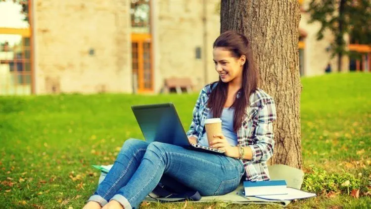6 Kantor Ini Punya Kebijakan Revolusioner, Sampai Ada Cuti Buat yang Patah Hati Lho! 8