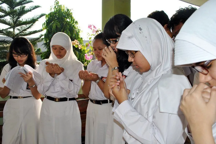 Buat Cewek yang Pengen Nglempar Sesuatu ke Cowoknya yang Nyebelin, 8 Benda Ini Bisa Mewakilimu! 12