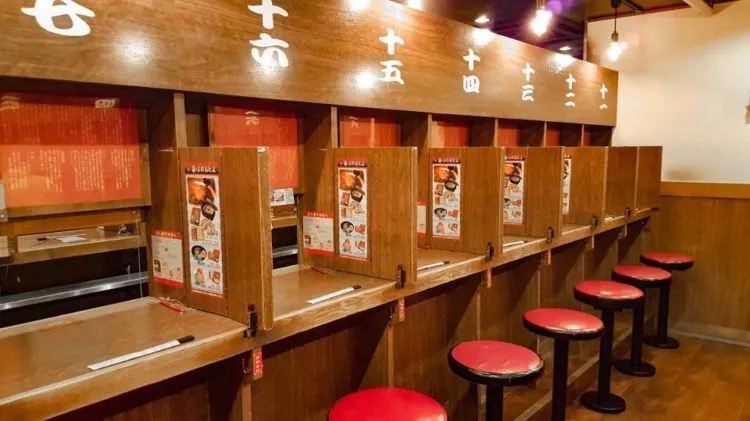 10 Tempat Unik Didesain Khusus untuk Mereka yang Suka Kemana-Mana Sendiri 13