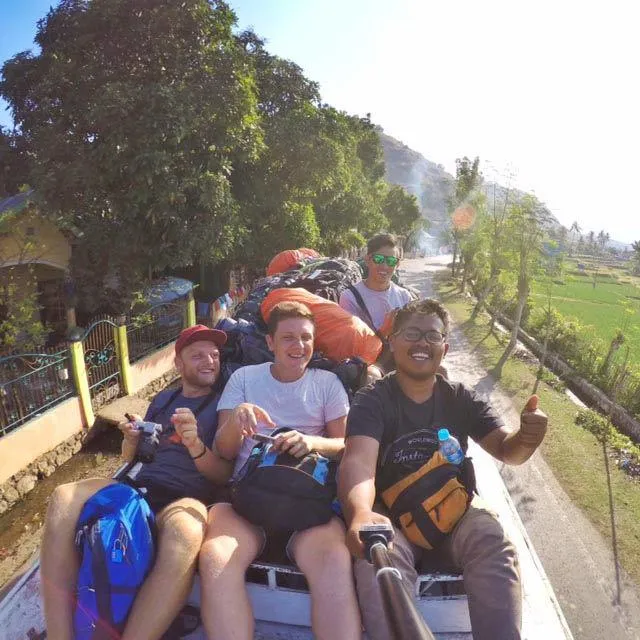 7 Kelakuan Turis Indonesia di Luar Negeri yang Nggak Banget. Kamu Juga Begini Nggak Sih? 14