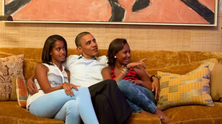 Tak Hadir di Perpisahan Ayahnya, Sasha Obama Jadi Trending Topic Dunia. Alasannya Bikin Orang Kagum 6