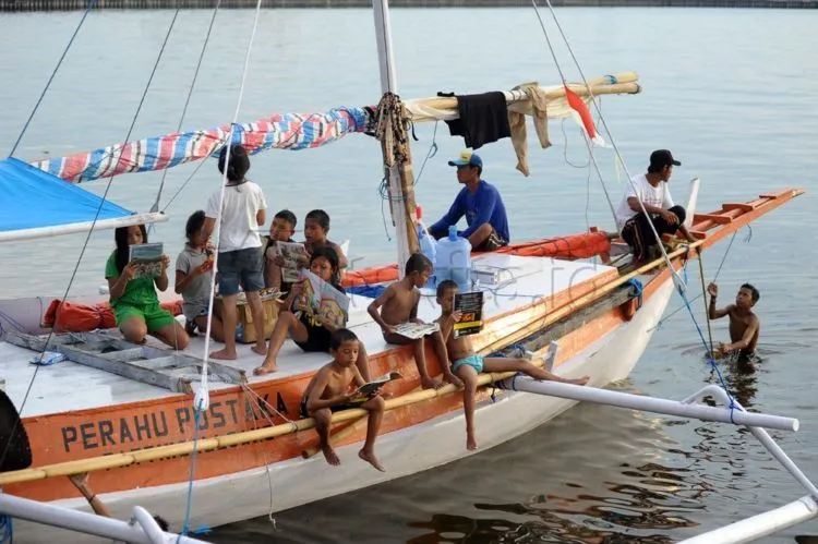 Kisah Kapal dengan Misi Mulia. Biar Semua Anak Indonesia Bisa Membaca, Perahu Pustaka Gigih Berlayar 6