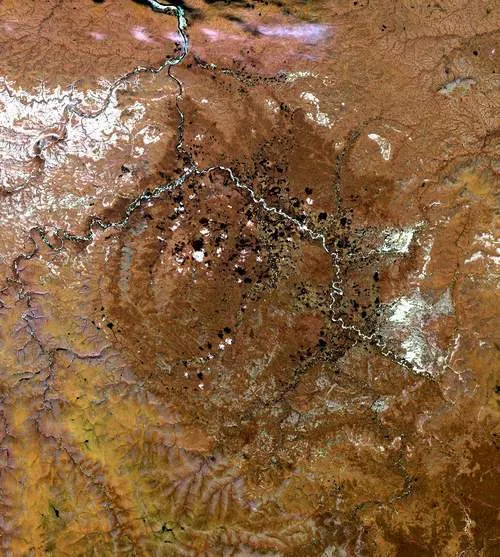 Bukan Cerita Fiksi Atau Film Tentang Kiamat, Ini 11 Peristiwa Meteor Beneran Jatuh ke Bumi 21