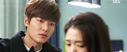 Cewek yang Suka Drama Korea Pasti Pengen Cowoknya Melakukan Gestur Manis dan Romantis Seperti Ini 27