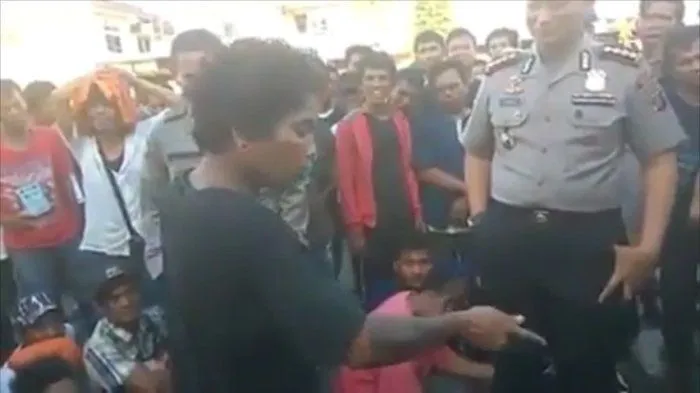 Polisi Garang Aja Ngakak Lho Dengar Lawakan Anak Jalanan Asal Medan Ini, Rugi Nih Kalau Kamu Lewatin 5
