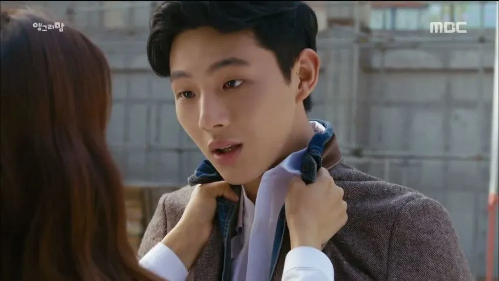 Pahit Manis Pengalaman Punya Pacar Penggemar K-pop. Cukup Merepotkan Tapi Banyak Lucunya Juga! 11