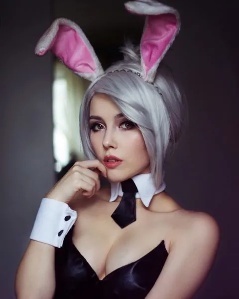 Ratu Cosplay Asal Rusia yang Bisa Tirukan Berbagai Macam Tokoh. 10 Fotonya Ini Wajib Kamu Lihat! 15