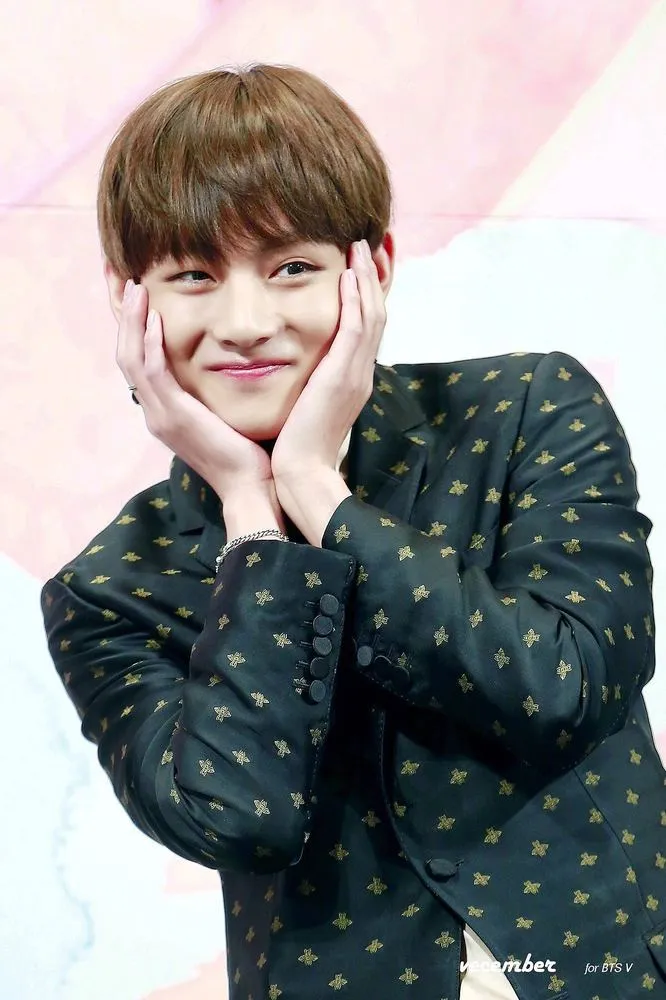 4 Pose Andalan Cowok-Cowok Korea. Geli Nggak Sih Cowok Lihat Cowok Lain Pose Kayak Gini? 16