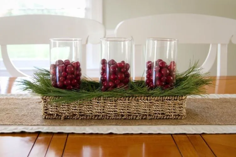 Percantik Meja Makanmu dengan 12 Centerpiece Ini, Yakin Masih Mau Makan Depan Televisi? 24