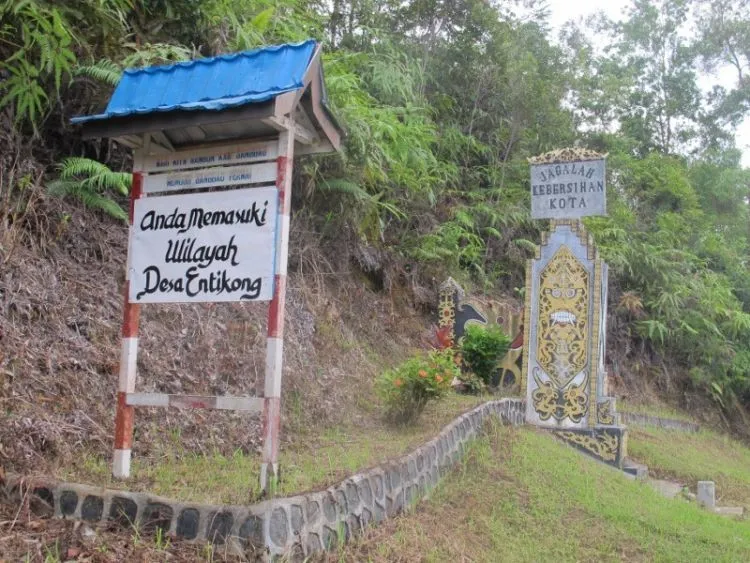 Sekelumit Kehidupan di Entikong, 11 Gambar Ini Adalah Realita Hidup di Perbatasan Terluar Indonesia 13