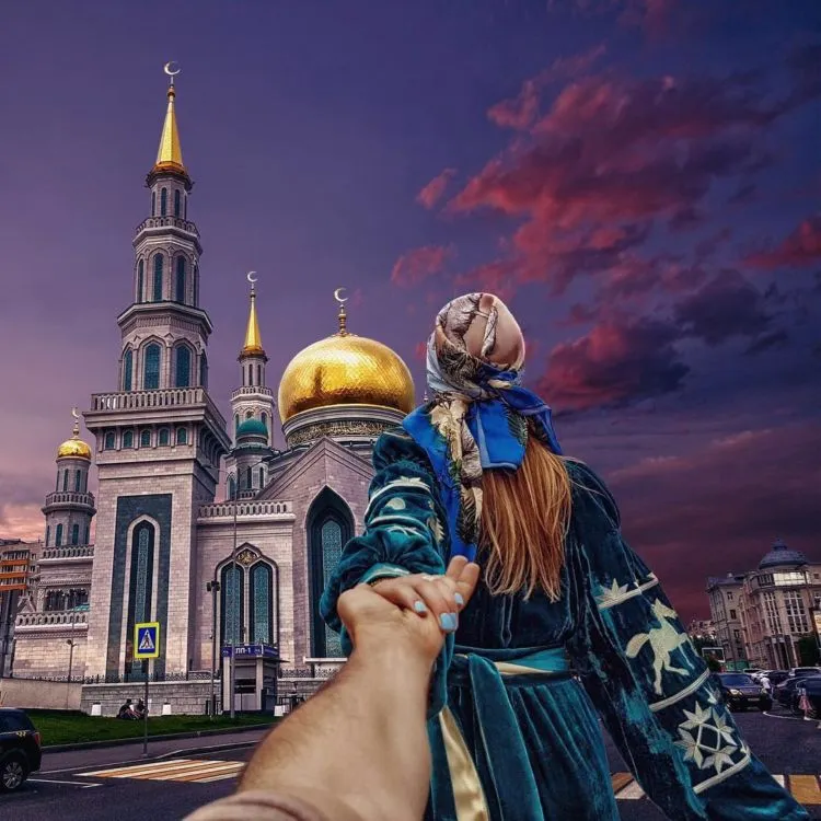 17 Foto #FollowMeTo dari Murad Osmann Ini Mengarungi Bali Sampai Barcelona, Ajak Aku Juga Dong Mas! 27