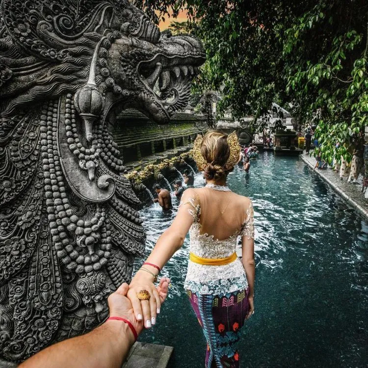 17 Foto #FollowMeTo dari Murad Osmann Ini Mengarungi Bali Sampai Barcelona, Ajak Aku Juga Dong Mas! 26
