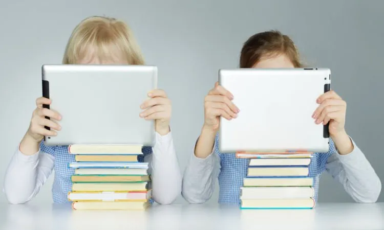 Masih Balita Saja Sudah Punya HP Sendiri, Ini 7 Kerugian Generasi yang Melek Teknologi 12