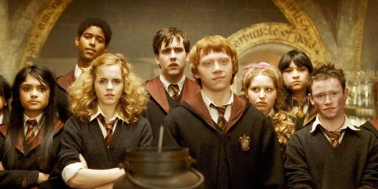 Nggak Semua Orang Suka Harry Potter Lho, Rapper Belgia Ini Malah Sindir JK Rowling Lewat Lagunya 4