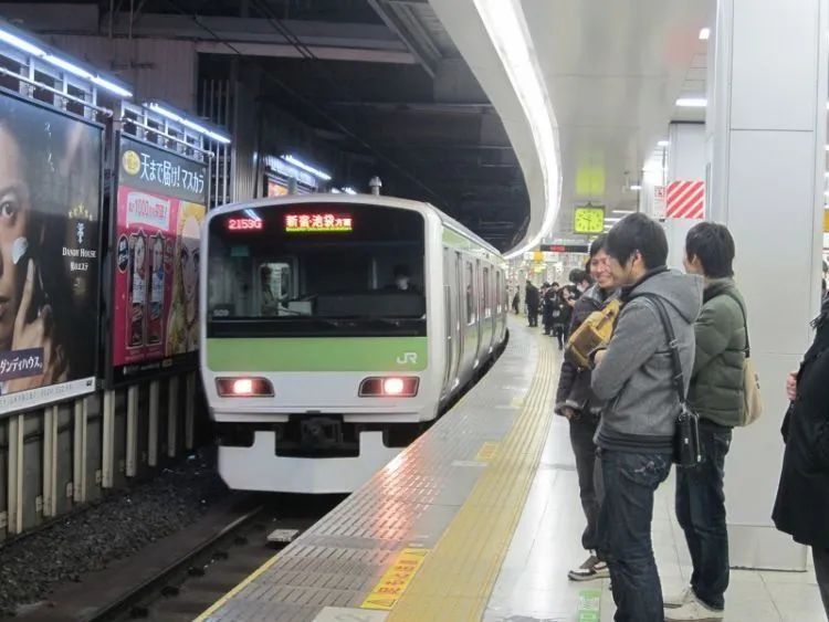 7 Peraturan Dasar Naik MRT yang Harus Kamu Tahu, Biar Besok Nggak Norak 9