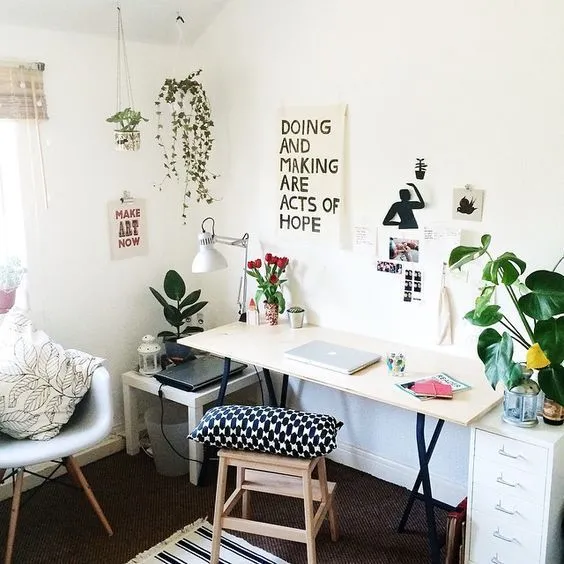 12 Inspirasi Indoor Plant yang Praktis untuk Rumah Sempit. Hijaunya Itu Lho, Bikin Mata Segar! 24