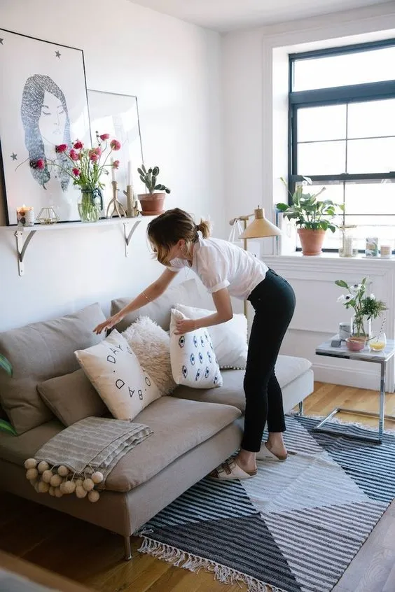 12 Inspirasi Indoor Plant yang Praktis untuk Rumah Sempit. Hijaunya Itu Lho, Bikin Mata Segar! 23