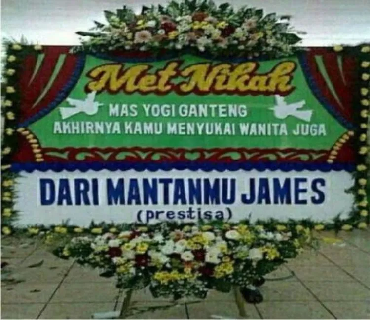 7 Karangan Bunga Tergokil di Kawinan. Antara Baper Beneran Ataukah Lucu-lucuan? 12