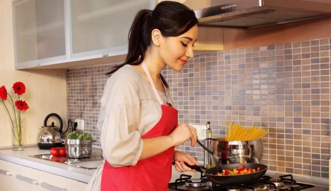 4 Tips Realistis Soal Pengelolaan Dana Setelah Menikah. Biar Nggak Boros Berlebihan Juga 'Kan? 5