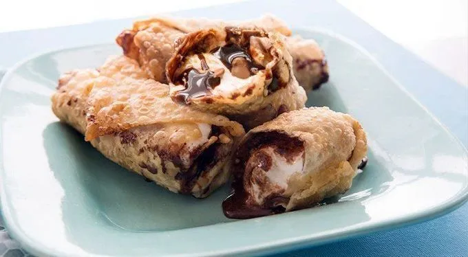 6 Kreasi Jajanan Lezat dari Kulit Lumpia. Tinggal Racik Bahan, Lipat-lipat, Lalu Goreng 12